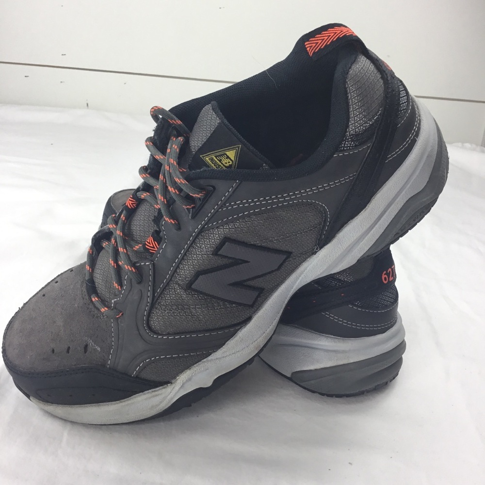 New Balance Mens MID627G Leather Steel Toe Sneaker 7.5D